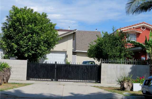 1553 W 59th Place photos photos