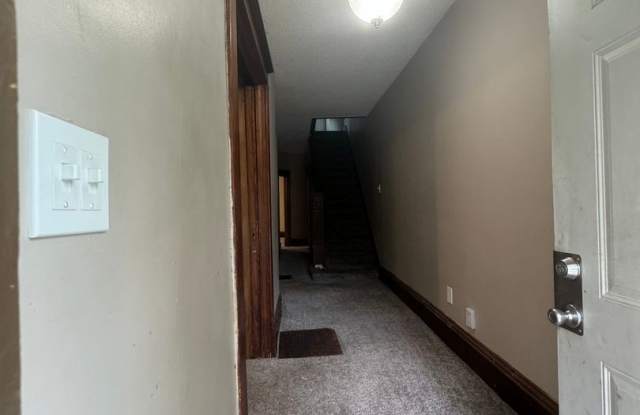 4bedroom House - 1222 Pershing Avenue, Davenport, IA 52803