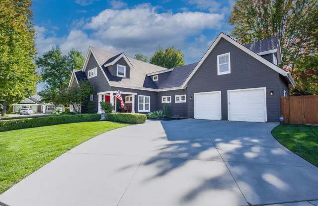 Luxury Fully Furnished Home in Eagle Gallery 3