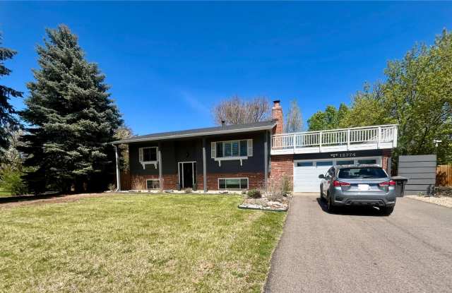 Spacious 3-Bedroom, 2-Bathroom Home on Large Corner Lot with Fireplace and Garden photos photos