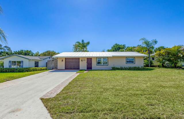 8714 SE Jardin Street photos photos