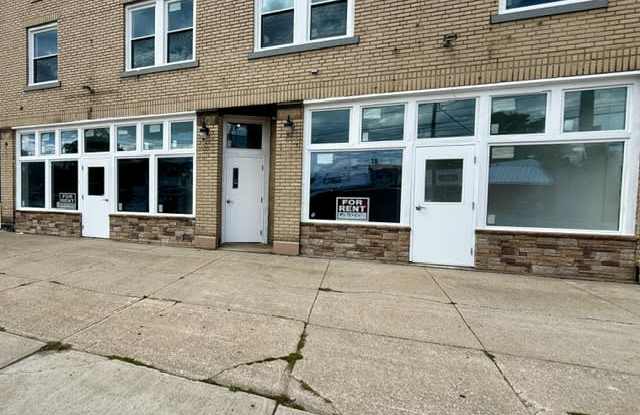 4468 Pearl Road Gallery 3