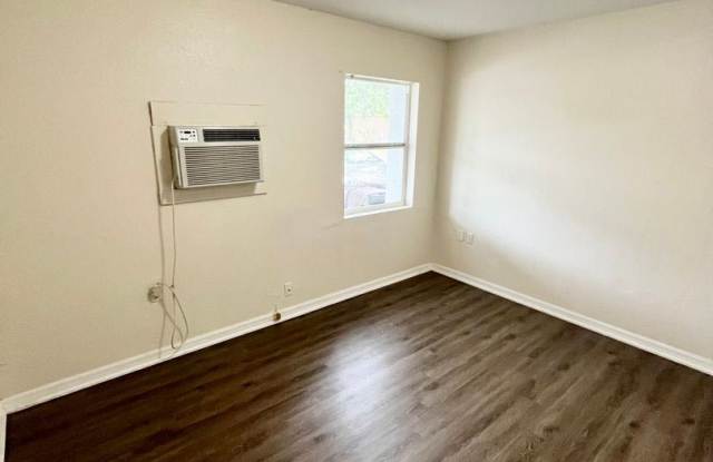 606 Gordon Street Apartment B - 606 South Gordon Street, Plant City, FL 33563