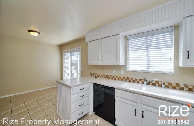5483 West Saguaro Drive Gallery 3