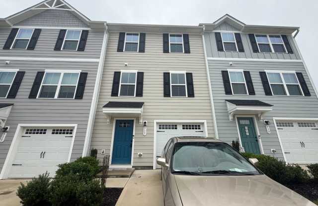 Newly Built 3BD, 2.5BA Wendell Townhome in an HOA Community with Amenities Gallery 1