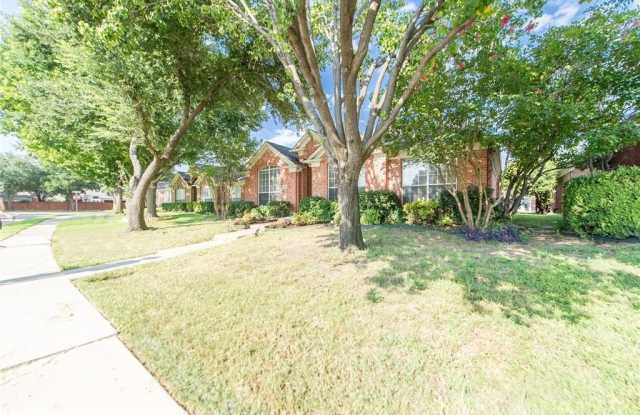334 Touchdown Drive - 334 Touchdown Drive, Irving, TX 75063
