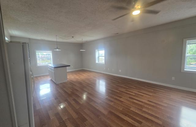 501-2 South Frisco Gallery 4