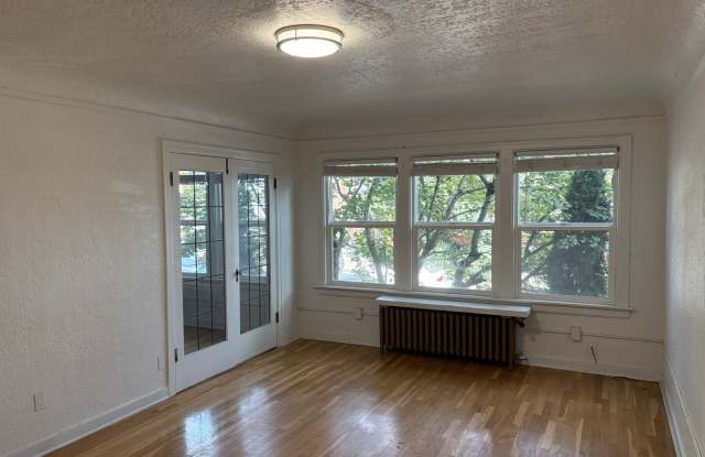 1105 5th Ave N photos photos