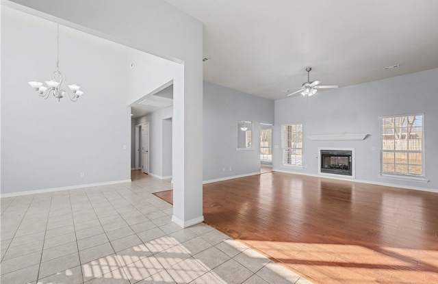585 Lynn Drive Gallery 3
