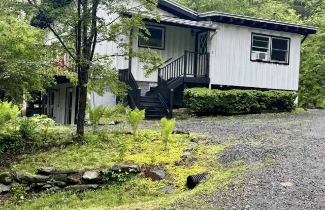 27 Croswell Manor Drive photos photos