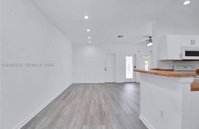 5603 Polk St Gallery 3