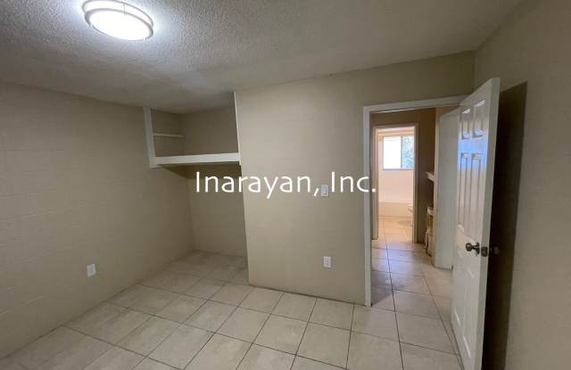 1011-1013 Dewitt Drive photos photos