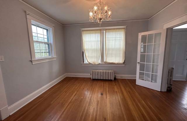 Larger Older 2 Story house - 4731 Fort Avenue, Lynchburg, VA 24502