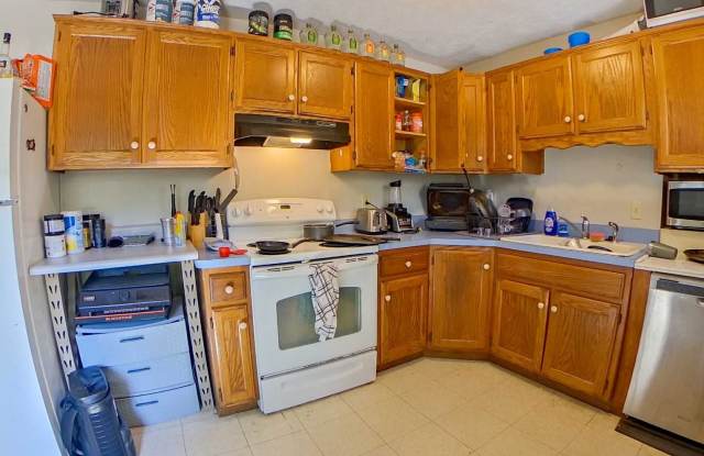Close to Campus! Pet Friendly + Washer  Dryer Included + Off-Street Parking! Available August 1st! - 2213 Todd Road, Manhattan, KS 66502