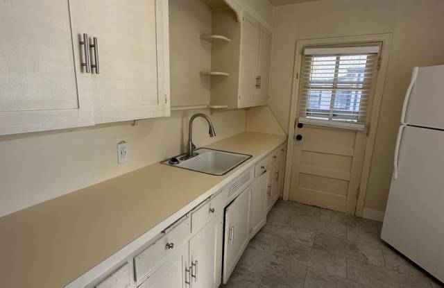 MOVE IN SPECIAL! 2 WEEKS RENT FREE WITH A MOVE IN DATE BY NOVEMBER 14TH! - 1705 Hugur Avenue, Cheyenne, WY 82001 MOVE IN SPECIAL! 2 WEEKS RENT FREE WITH A MOVE IN DATE BY NOVEMBER 14TH! - 1705 Hugur Avenue, Cheyenne, WY 82001