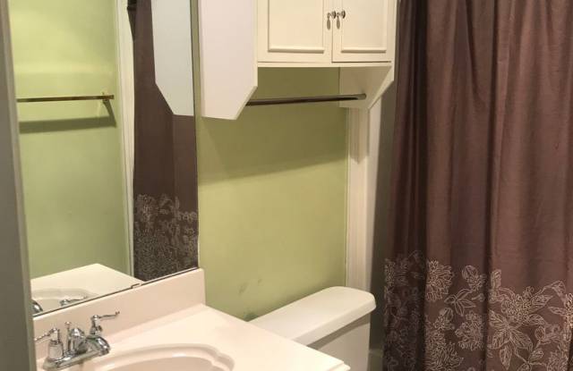 Fantastic 3/2/2 located in South Lubbock! Preleasing for JULY 1st!! photos photos