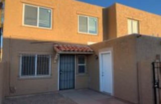 4645 E Wood St photos photos