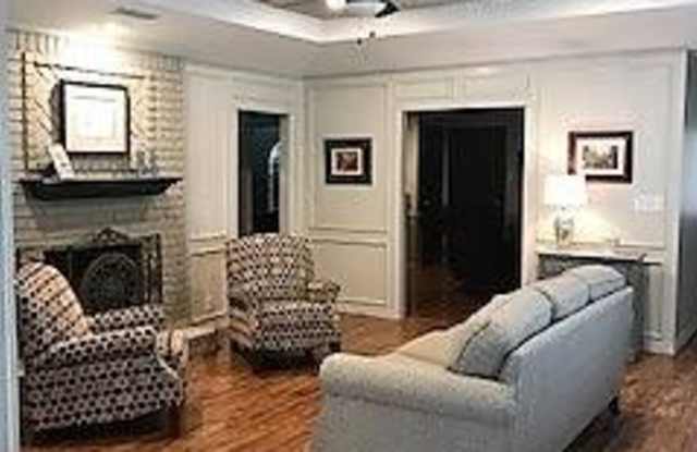 425 Sunnybrook Court Gallery 4