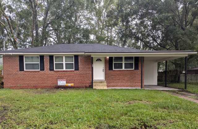 AVAILABLE NOW!! 3/1 Updated and Ready for a move-in! - 5363 Poppy Drive, Jacksonville, FL 32205