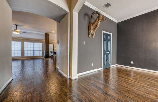 309 Westlake Gallery 4