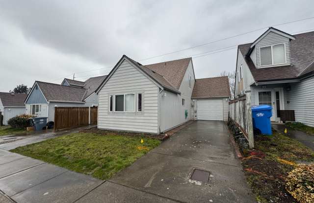 Charming Three Bedroom Near Pacific Ave! photos photos