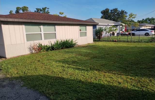 2124 3rd St E photos photos