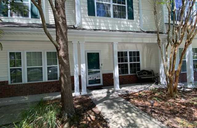Beautiful 2Br 2.5Bath totally renovated townhome in Arbor Oaks. Gallery 2