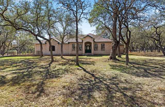 Private 5.5-Acre Retreat in Schoenthal Ranch – Space, Comfort & Country Living photos photos