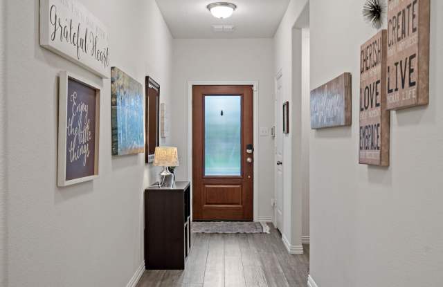 4533 Conrad Avenue Gallery 3