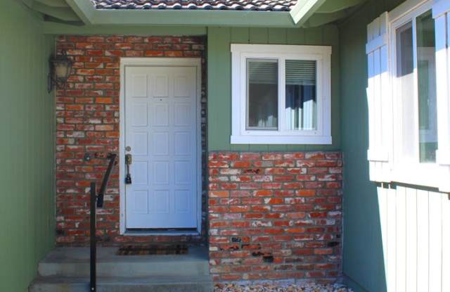 3 Bedroom 2 Bath Home w/ Large Backyard in Santa Rosa- $3,500 per month Gallery 4