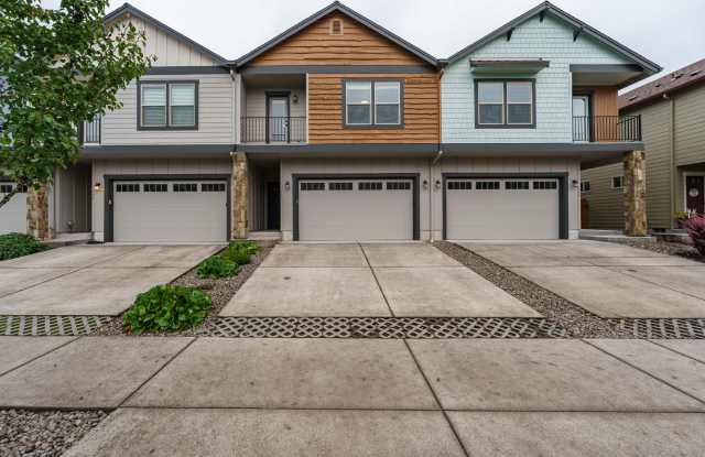 3 Bedroom 2.5 Bath Townhome - Convenient Ridgefield Location photos photos