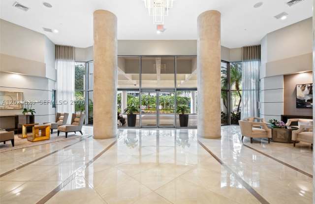 19195 Mystic Pointe Dr Gallery 2