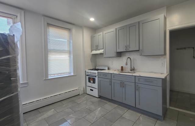 297 GRIFFITH ST photos photos