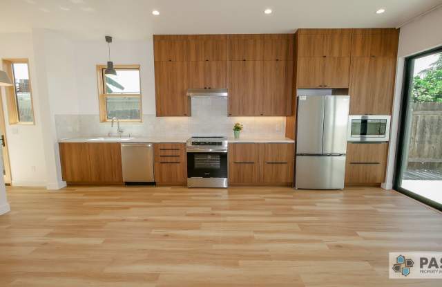 Brand-New Ocean Beach Solar-Powered Home! photos photos
