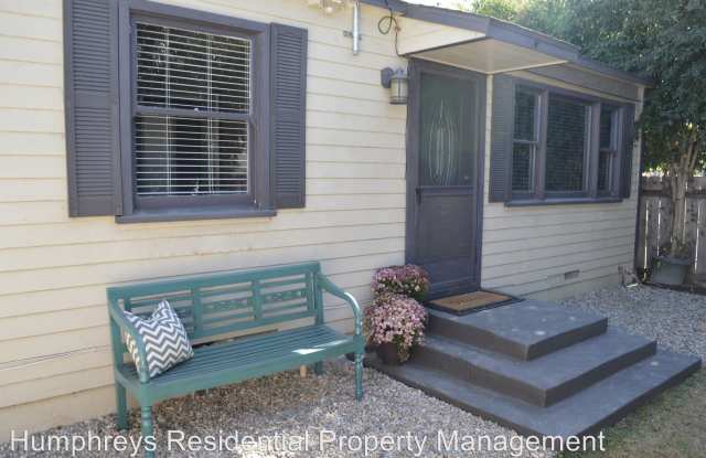 4781 Mansfield Street Gallery 2