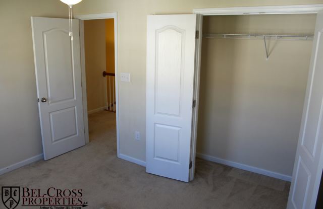 3 bed/2.5 bath Townhouse in Suncrest Village- Available 06/02/2027 Gallery 3