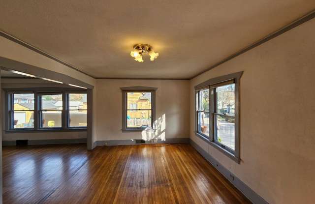 1221 Elizabeth Ave Gallery 2