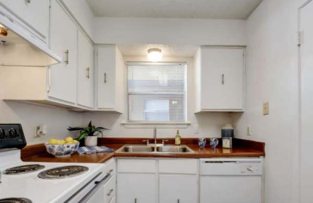 8747 Datapoint Dr Gallery 3