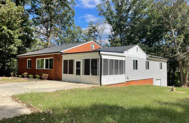 NEWLY REMODLED 3 BED, 2 BATH BRICK HOME LOCATED IN ASHEBORO! photos photos