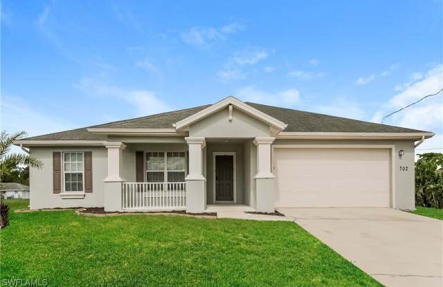 702 Yvonne Avenue N photos photos