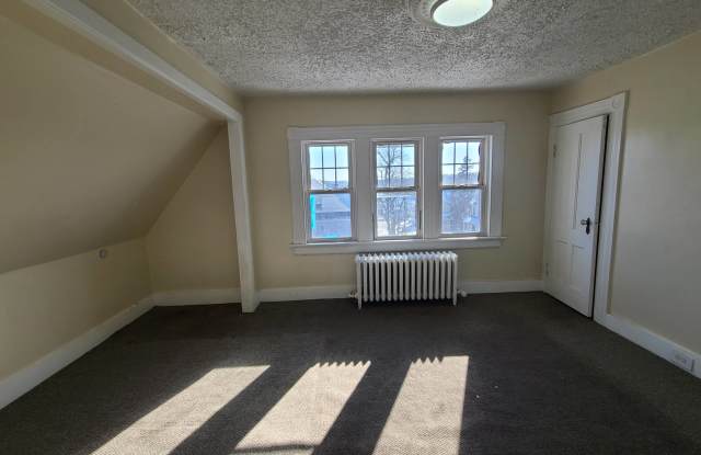 236 Hillside St, 3 Gallery 2