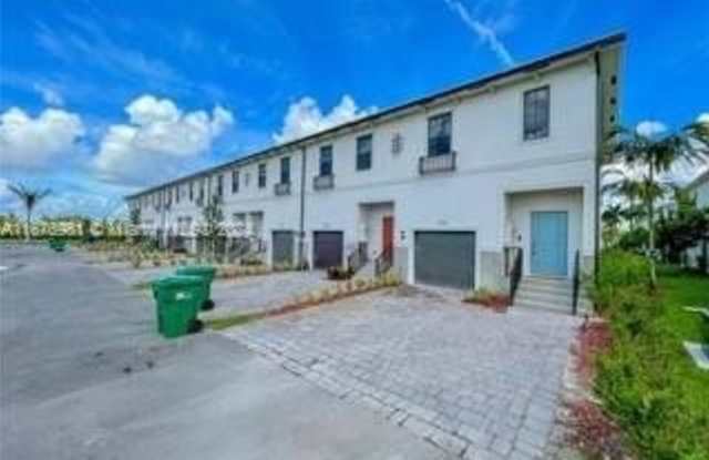 750 SW 12th St - 750 Southwest 12th Street, Florida City, FL 33034
