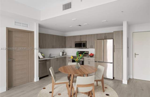 1601 Coral Gate Gallery 3