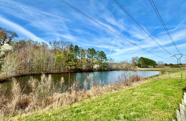 Completely Updated & Ready NOW!! 4-Bedroom Home w/HUGE Fenced Backyard! Gallery 4