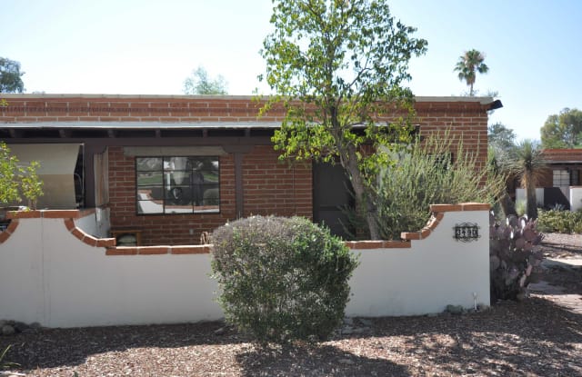 349 S Paseo Lobo Unit D - 349 South Paseo Lobo, Green Valley, AZ 85614