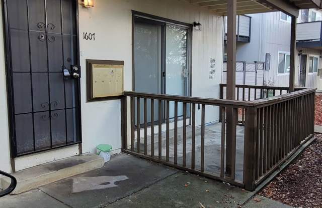 Beautiful 2 Bedroom 1 Bath - 1607 Valle Vista Avenue, Vallejo, CA 94589