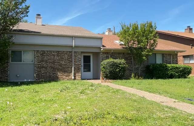 Cute 2-2 Move IN Ready - 5007 Maryanna Way, North Richland Hills, TX 76180