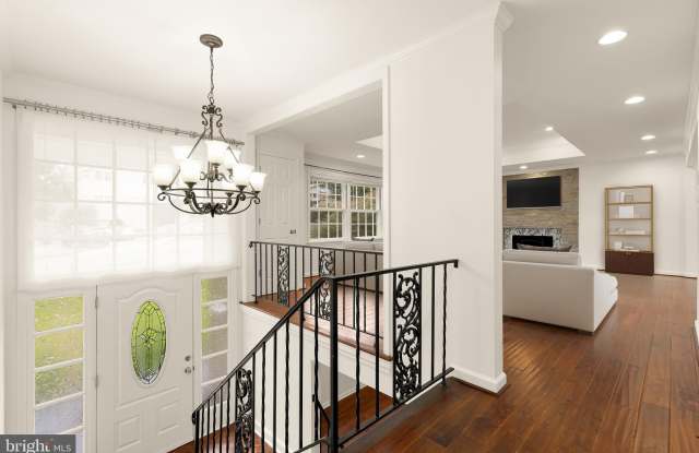 6203 HARDY Drive Gallery 3