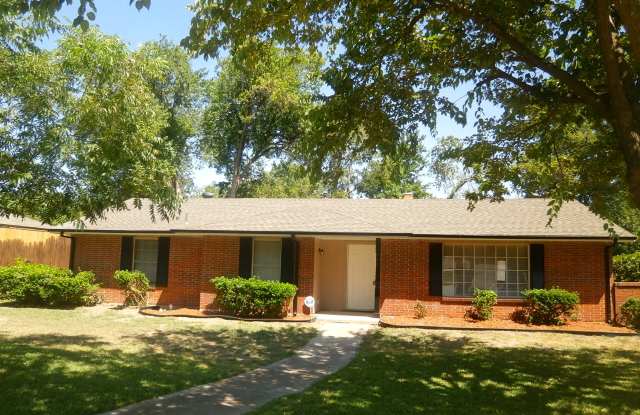 124 Twilight Cir - 124 Twilight Circle, DeSoto, TX 75115