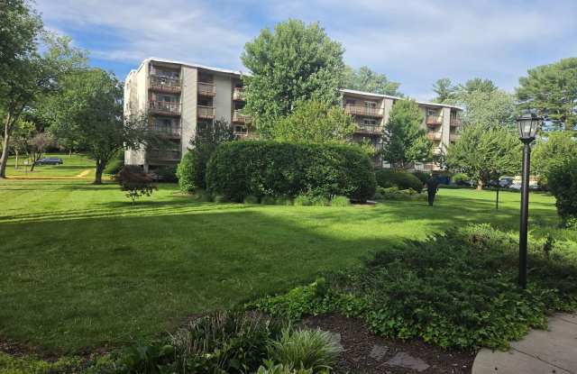 7420 LAKEVIEW DR Gallery 4